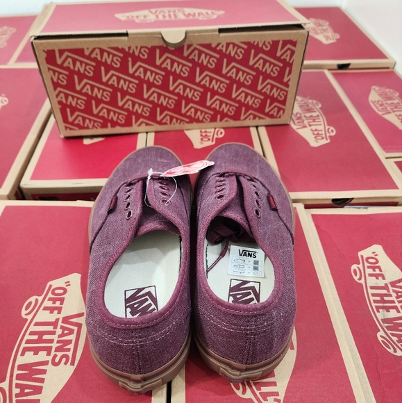 Vans OFF THE WALL Classic Skateboard Shoe,unisex M 7, W8.5, Maroon Burgundy Gum - Picture 4 of 12